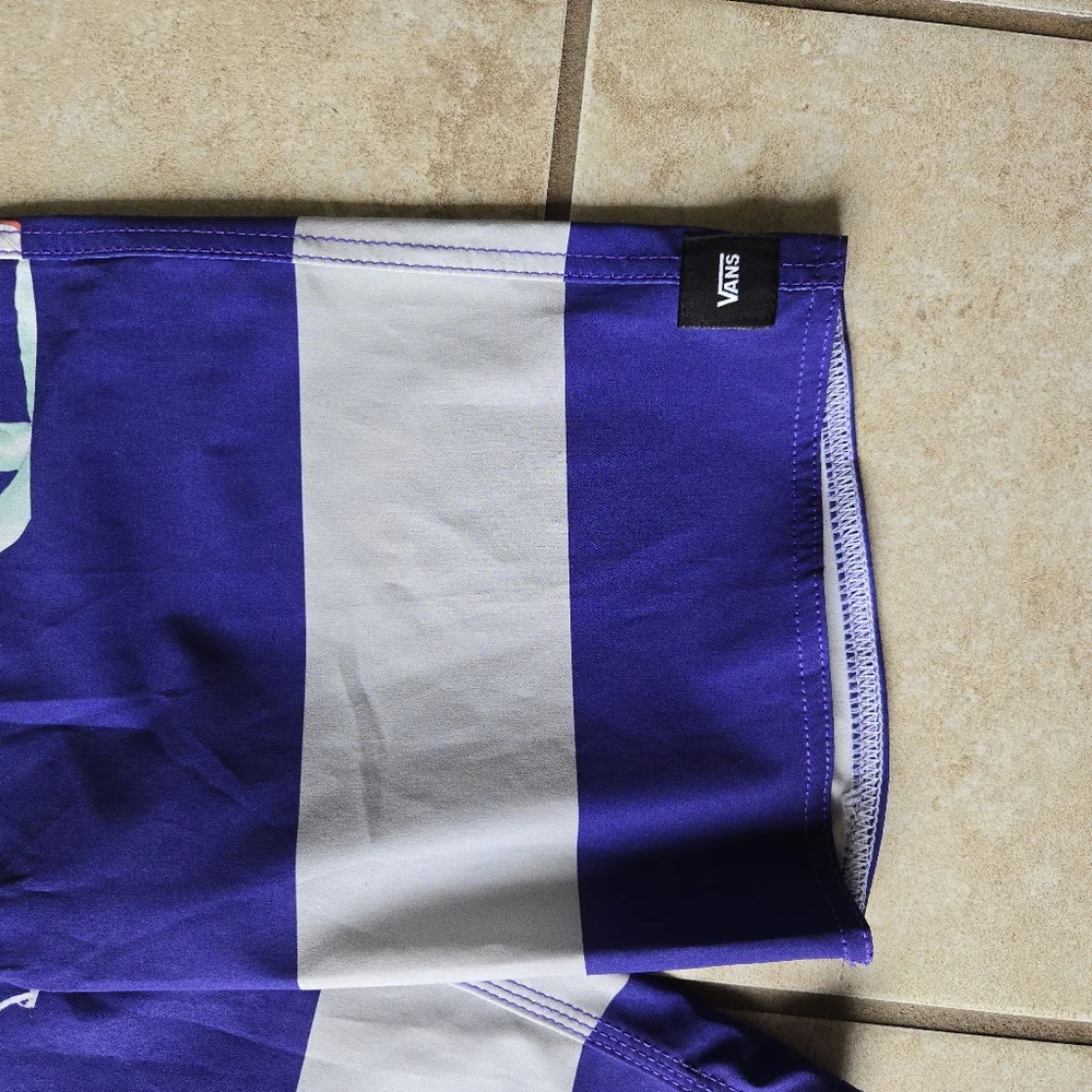 Vans Era Boardshorts Boys Size 14 Waist 18 Inch Length Floral Purple 092025 - Picture 3 of 7